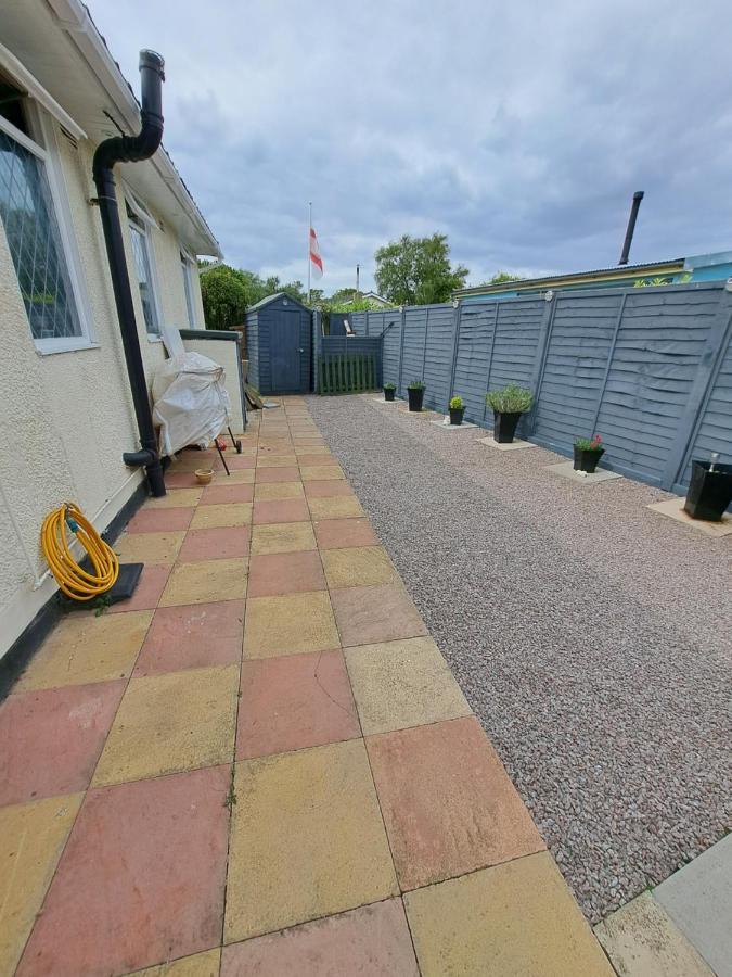 Beach & Tonic Beachside Chalet Humberston Extérieur photo