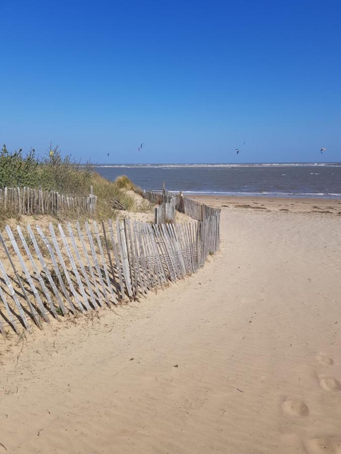 Beach & Tonic Beachside Chalet Humberston Extérieur photo